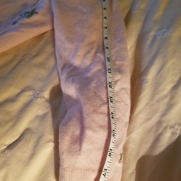 Hand crafted wool knit - Picture 9 of 14